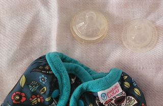 Dos camisetas a estrenar con etiquetas talla 2/3