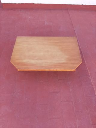 Estante o repisa de madera para TV