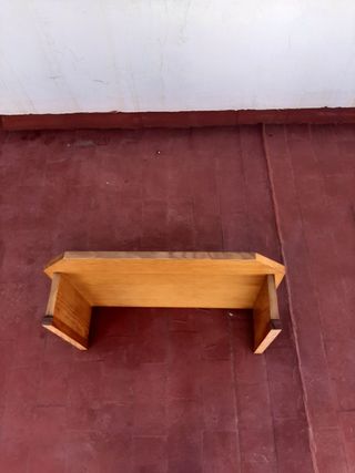 Estante o repisa de madera para TV