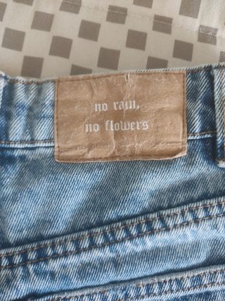 Pantalón vaquero corto