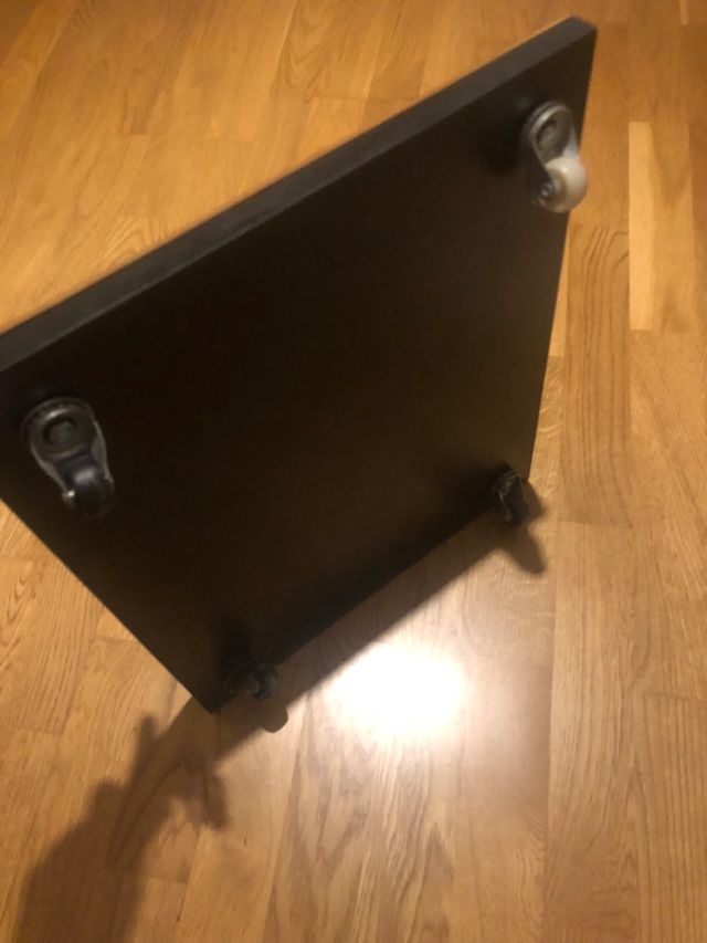 Base soporte para macetas con ruedas