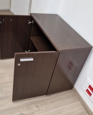 Mueble de oficina. Archivador. Estanteria