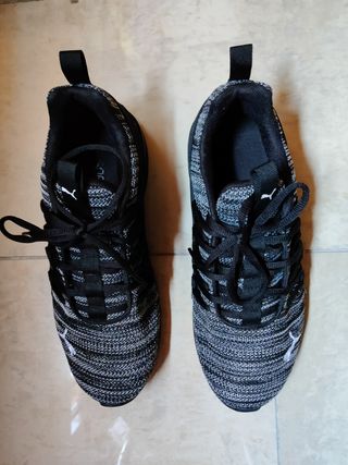 Zapatillas Puma. Talla 41.
