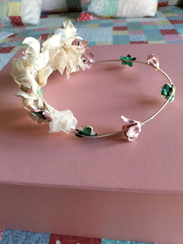 corona comunión niña