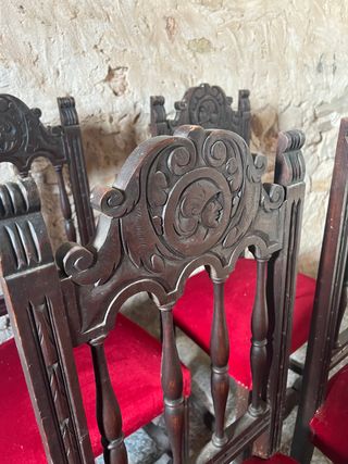 Vendo conjunto de sillas antiguas y reclinatorios