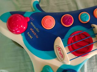 Guitarra eléctrica de juguete