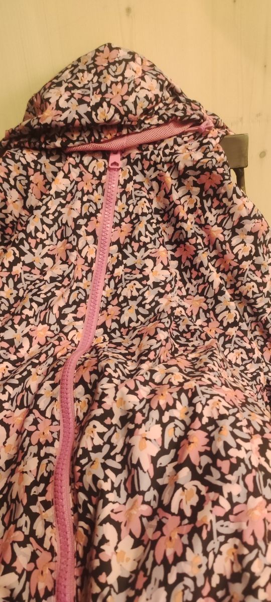 chaqueta cortaviento finita, sin estrenar