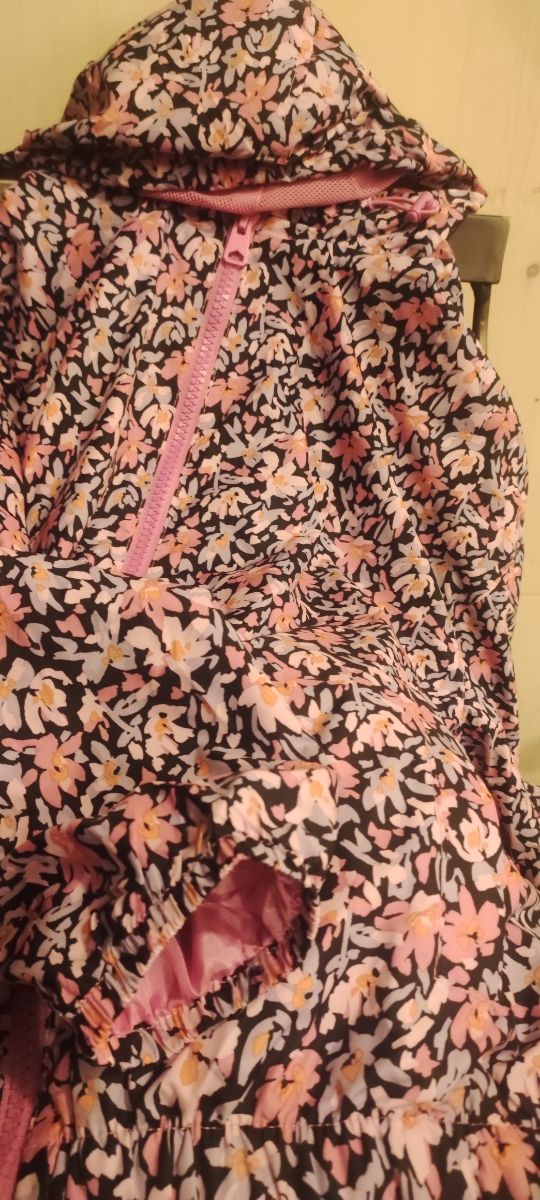 chaqueta cortaviento finita, sin estrenar