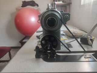 REFREY 427, serie 430. Maquina de Coser