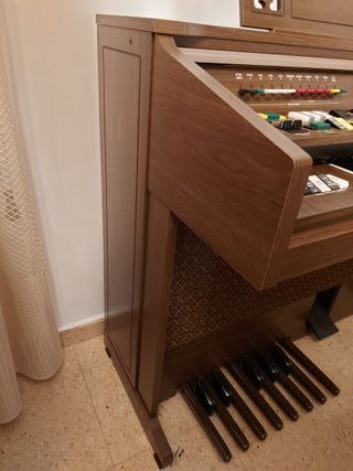 Yamaha Electone B-55N con banqueta