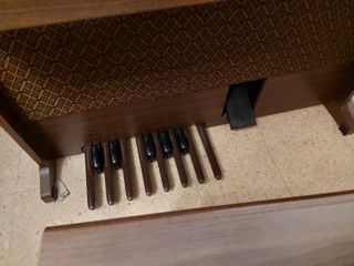 Yamaha Electone B-55N con banqueta