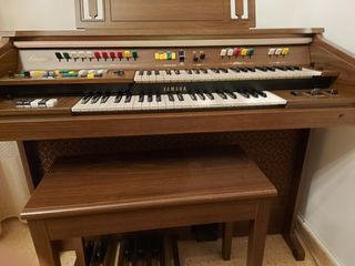 Yamaha Electone B-55N con banqueta