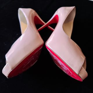 CHRISTIAN LOUBOUTIN® NEW VERY PRIVÉ PUMP NUDE T-40