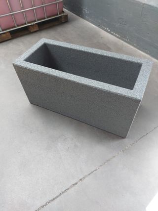 Jardineras de caucho reciclado antirobo