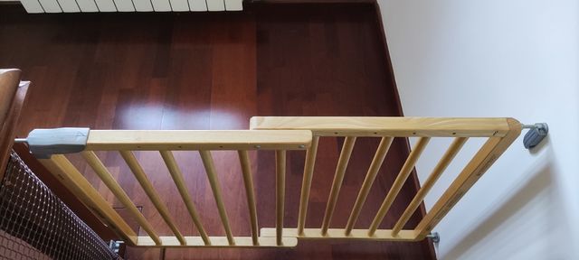 PUERTA SEGURIDAD ESCALERA VALLA SALVA ESCALERA