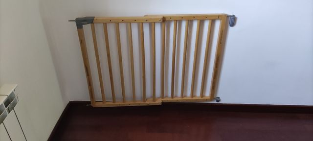 PUERTA SEGURIDAD ESCALERA VALLA SALVA ESCALERA