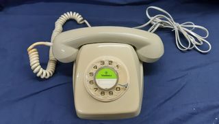 Teléfono antiguo
