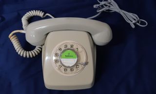 Teléfono antiguo