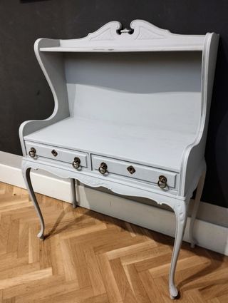 Mesita francesa decapada en gris