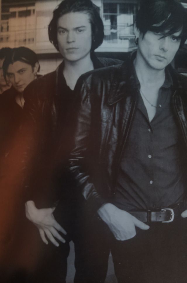 Suede. Libro biografía con fotos y poster