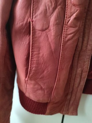 cazadora cuero burdeos