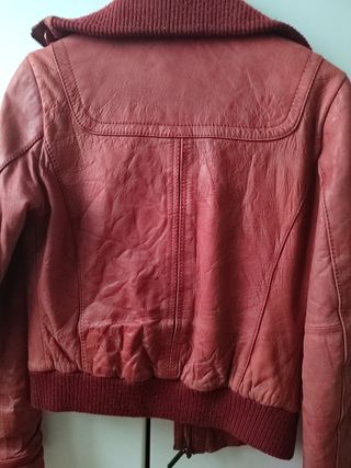 cazadora cuero burdeos