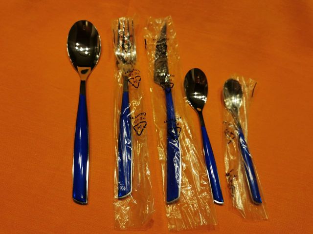 BUGATTI GLAMOUR - SET DE 5 CUBIERTOS COLOR AZUL