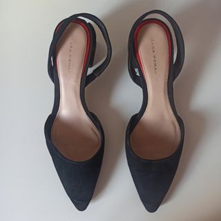 Zapatos ante con detalles rojo