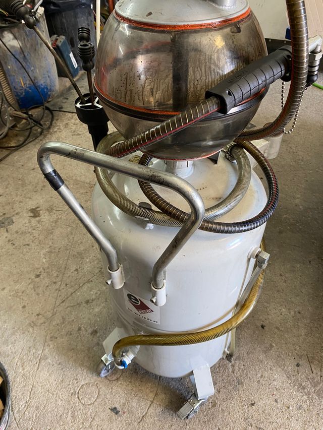 Máquina sacar aceite