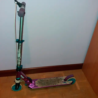 patinete con freno delantero