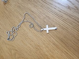 Colgante collar cruz cristiana hombre