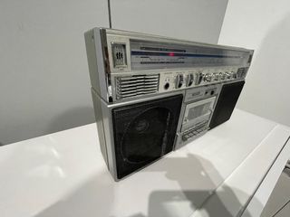 Ancien radio cassette k7 boombox continental edison saba rc à Vergigny