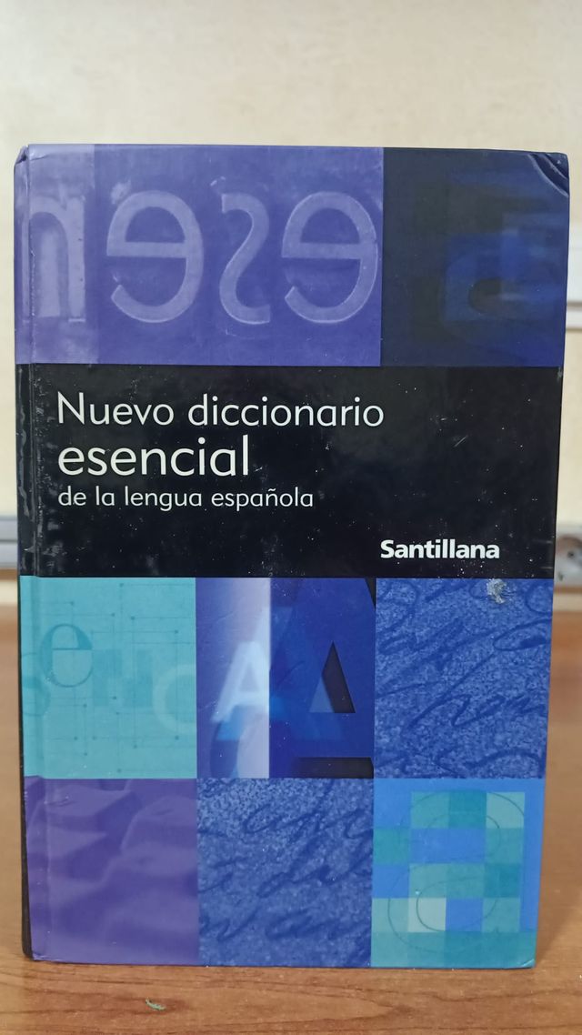 Nuevo Diccionario Esencial De La Lengua Española