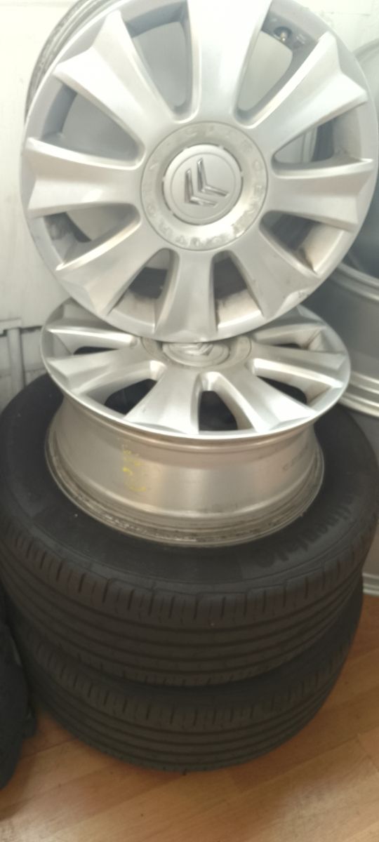 Llantas + Gomas al 80% 215/55 R16