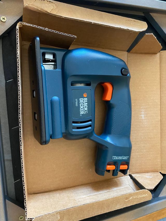 Sierra vaivén caladora nueva a bateria