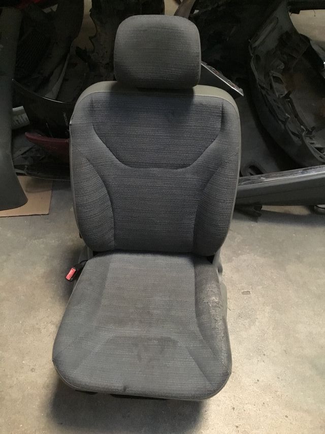 ASIENTO CONDUCTOR RENAULT TRAFIC 2003 de segunda mano por 120 EUR en Atarfe en WALLAPOP ASIENTO CONDUCTOR RENAULT TRAFIC 2003 de segunda mano por 120 EUR en Atarfe en WALLAPOP