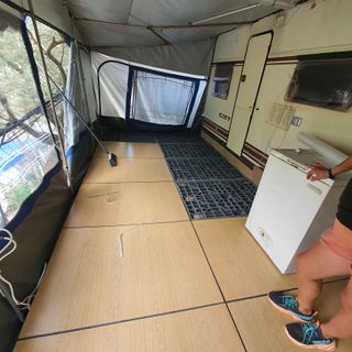 Nuevos: suelo avance camping elevado, escenario...