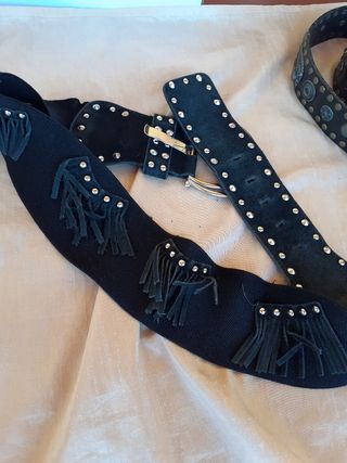 tre cinture da donna colore nero  con borchie