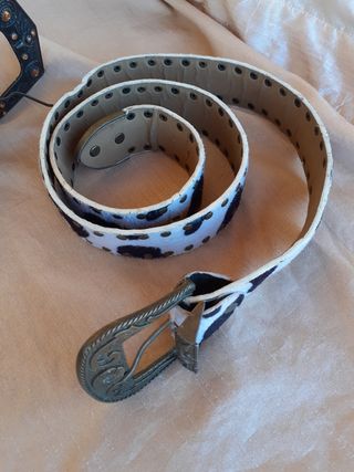tre cinture da donna colore nero  con borchie