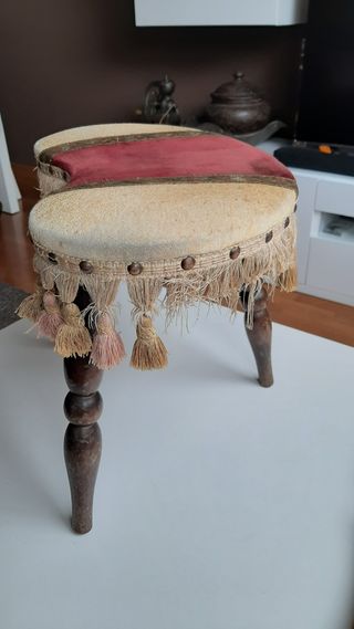 Taburete antiguo.