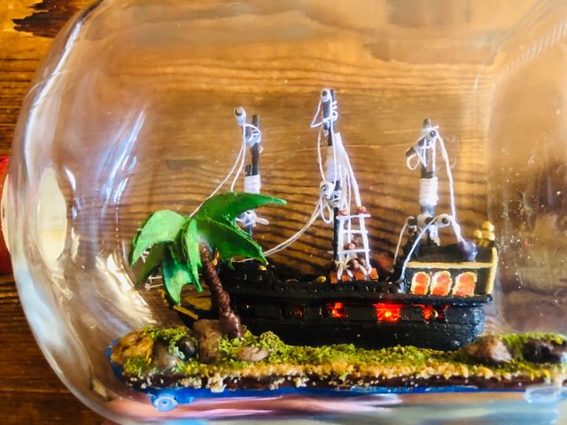 La Perla Negra. Vaixell dins d'ampolla.