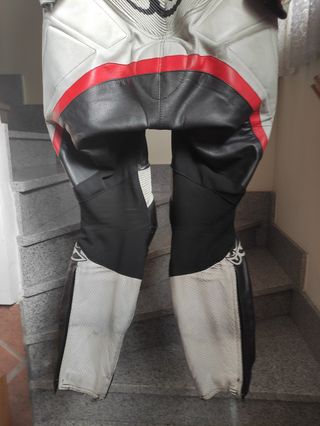 MONO CUERO BERIK. Talla M/48