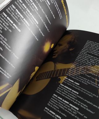 4CDs.+Libro,J.M. Serrat "Antología desordenada"