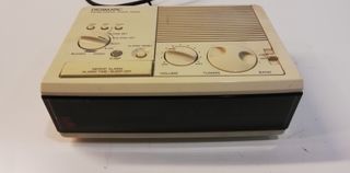 VINTAGE Radio reloj despertador. Digimatic