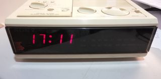 VINTAGE Radio reloj despertador. Digimatic