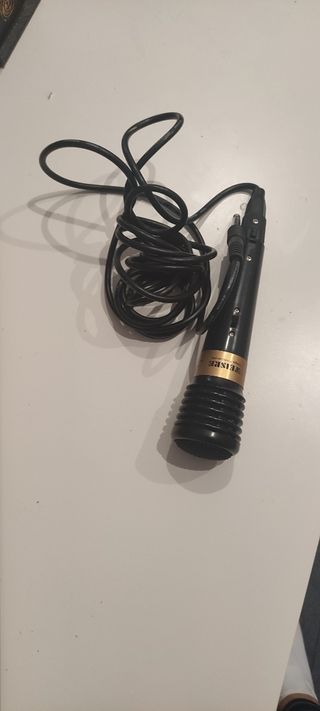 se vende micrófono
