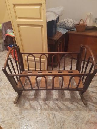cuna de madera