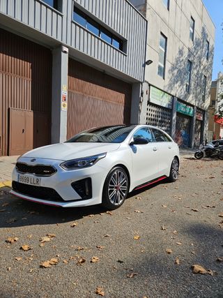 KIA ProCeed GT 2020 - 204cv