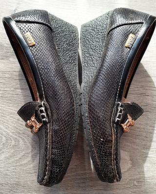 zapatos en piel con cuña