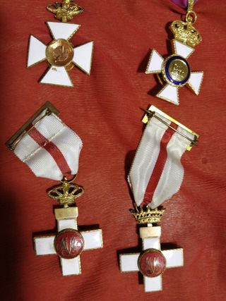 Medallas militares Cruz al Mérito Militar y